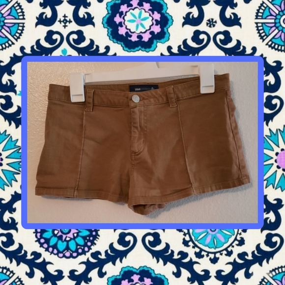 Tan Shorts - Picture 1 of 2